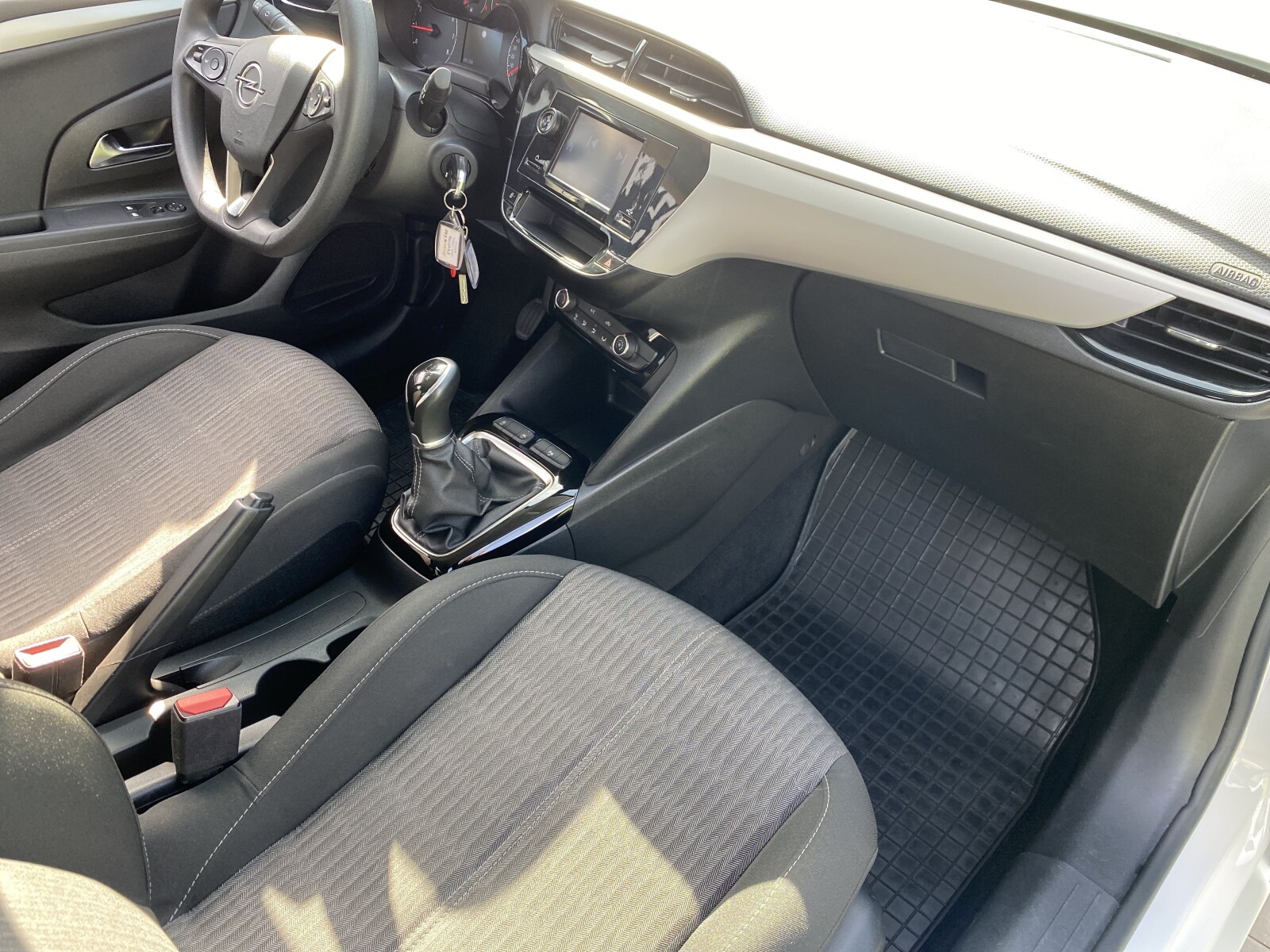 Opel Corsa - zdjęcie 15