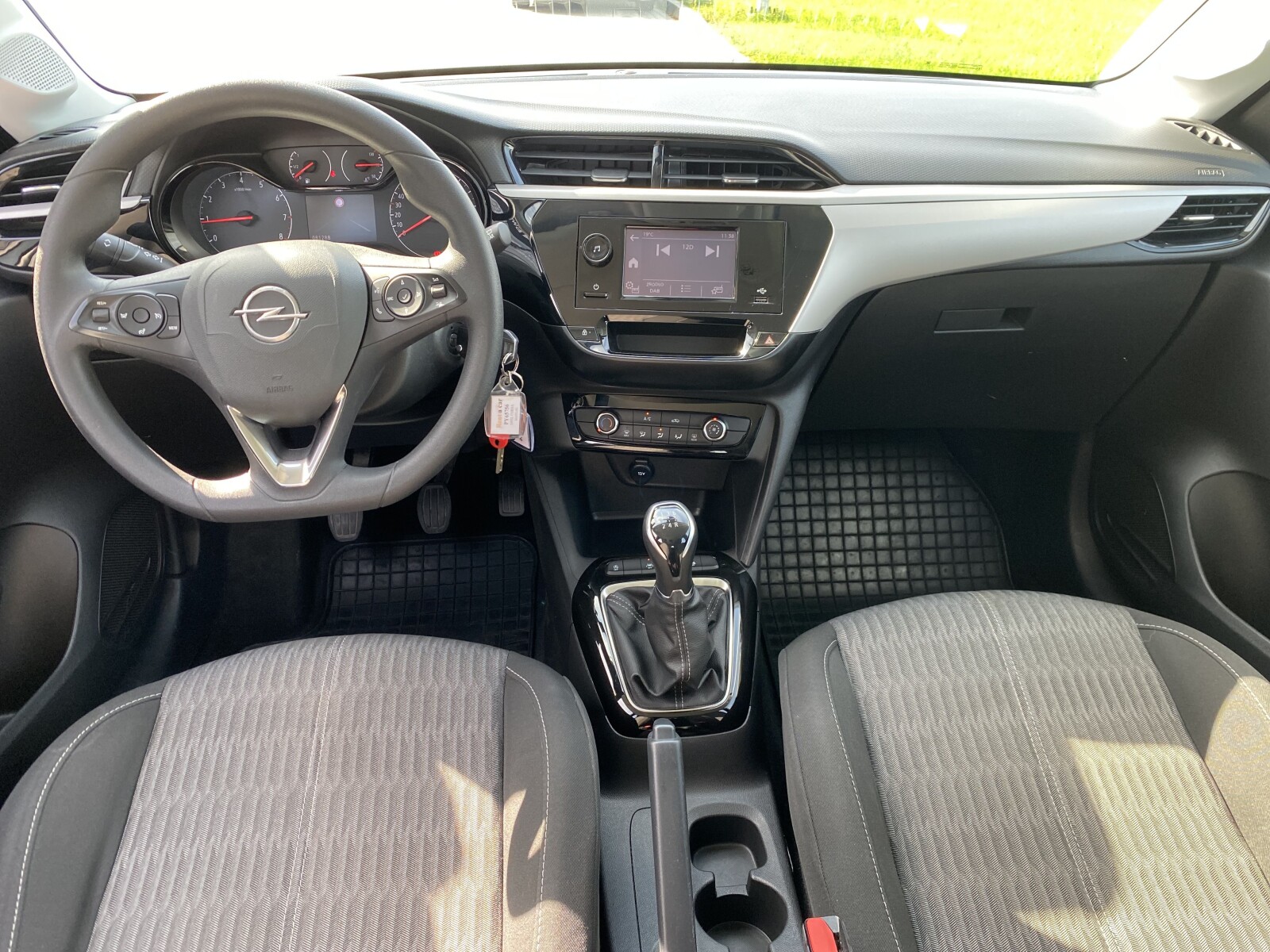 Opel Corsa - zdjęcie 11