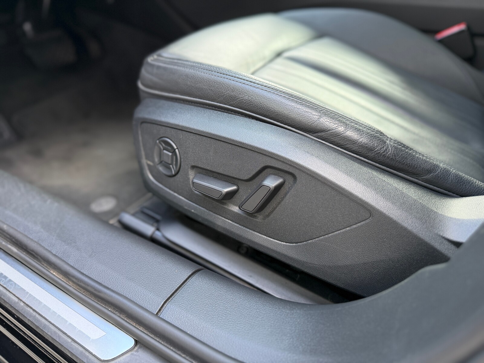 Audi A6 Avant - zdjęcie 18