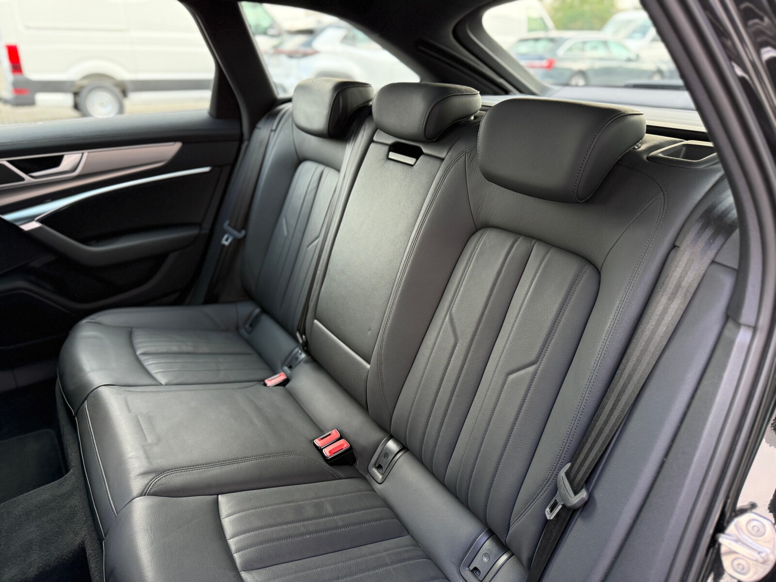 Audi A6 Avant - zdjęcie 11
