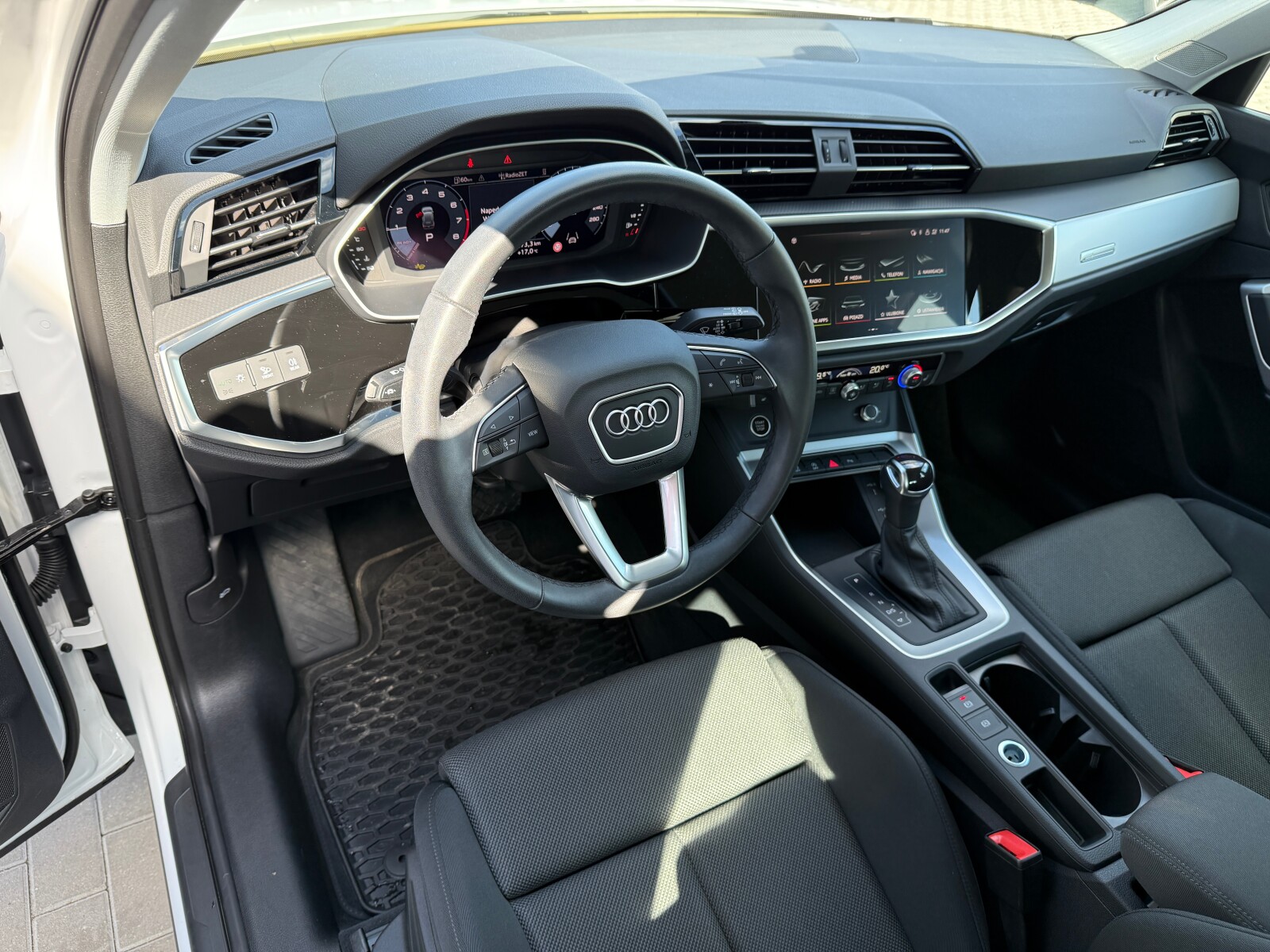 Audi Q3 - zdjęcie 18