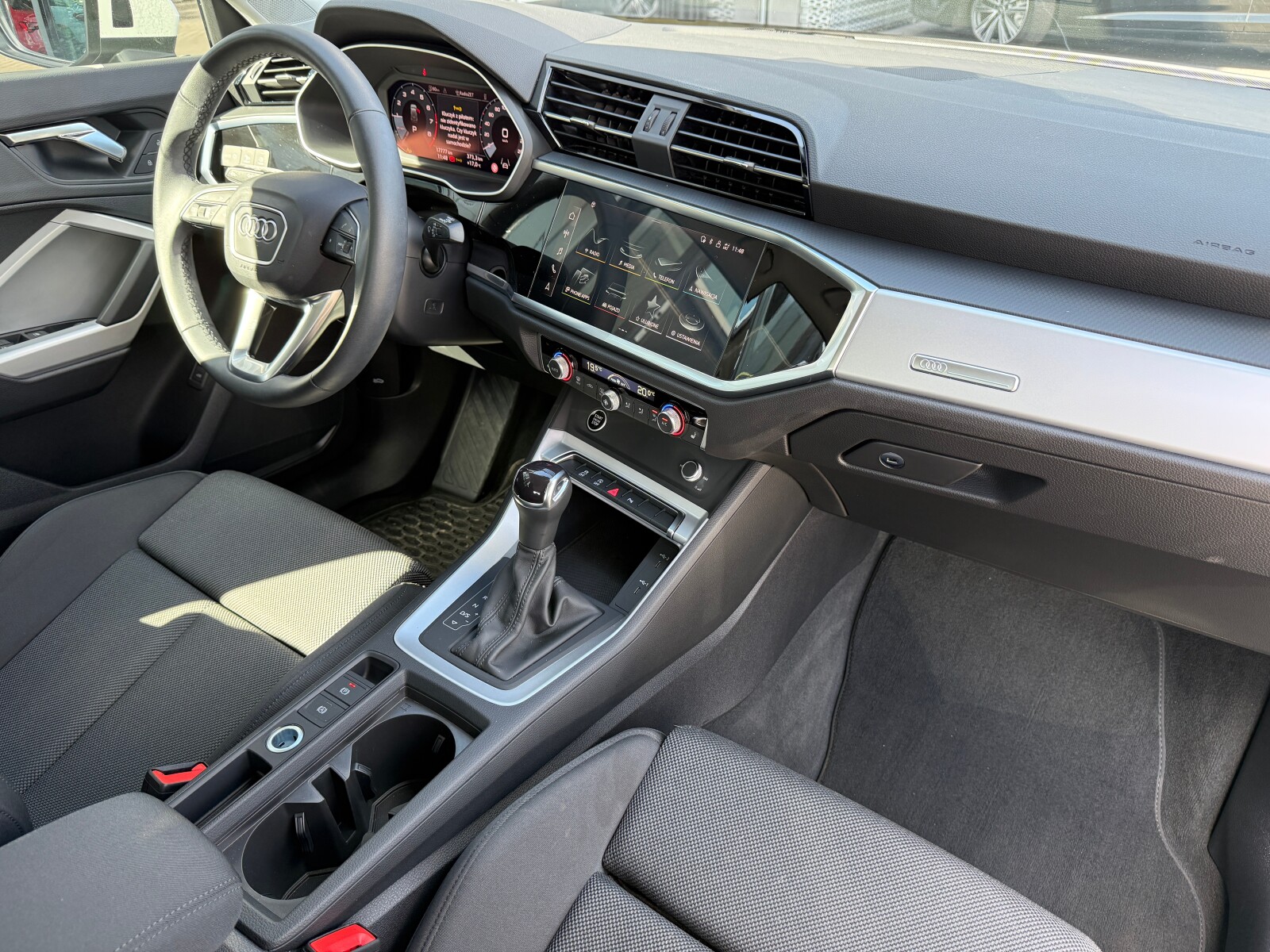 Audi Q3 - zdjęcie 21