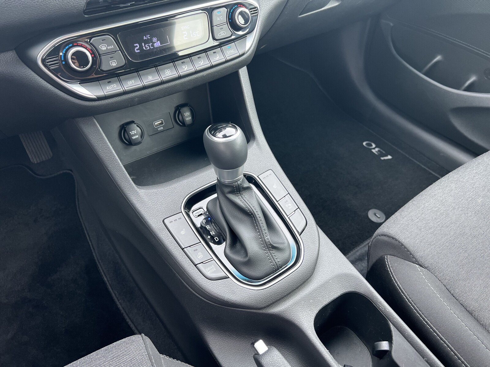 Hyundai i30 - zdjęcie 22