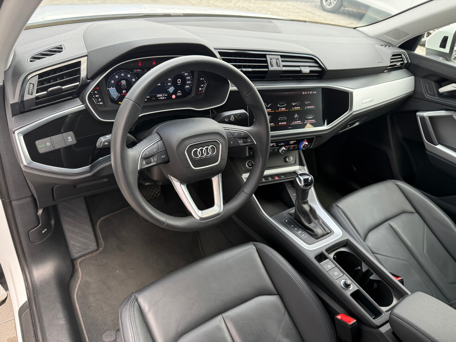 Audi Q3 Sportback - zdjęcie 18