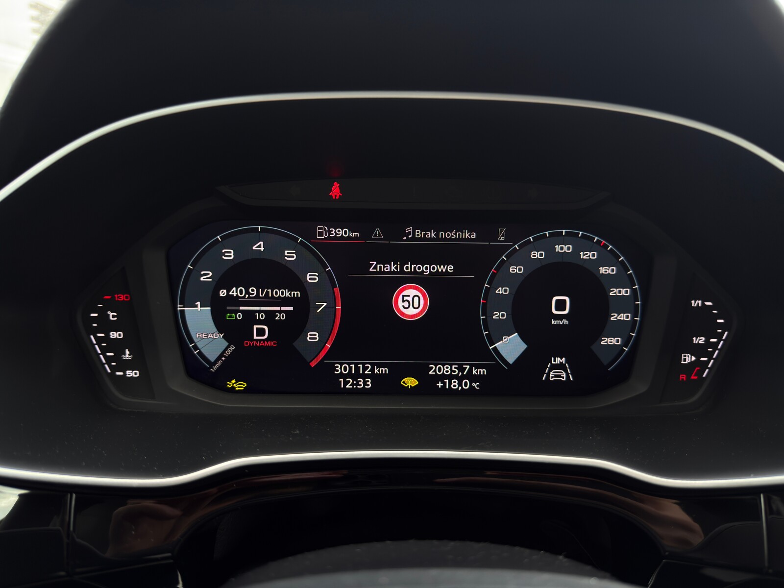 Audi Q3 Sportback - zdjęcie 25