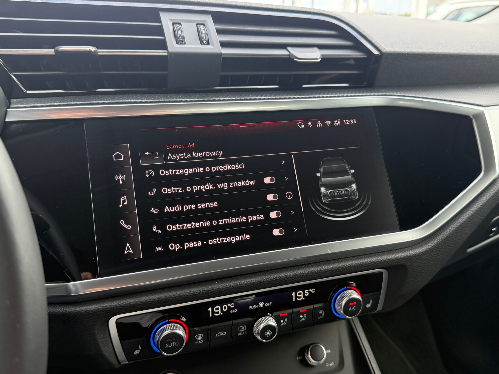 Audi Q3 Sportback - zdjęcie 30