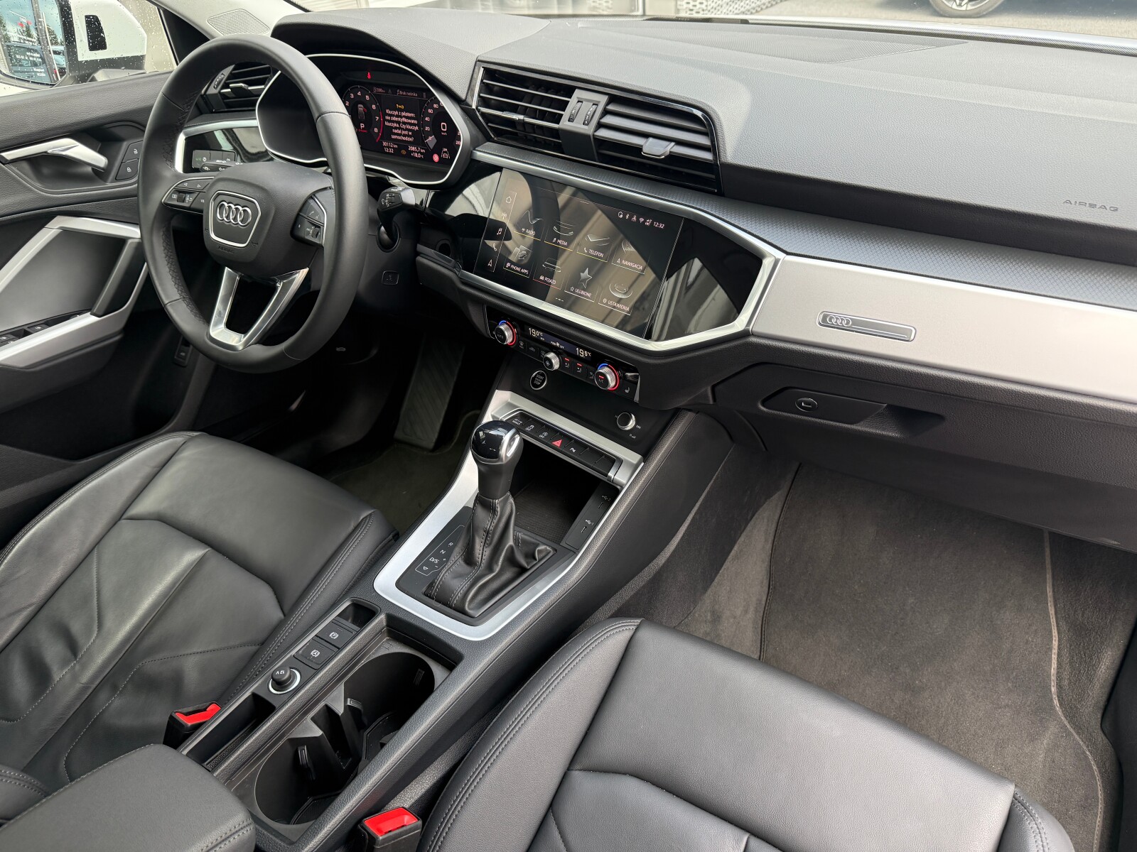 Audi Q3 Sportback - zdjęcie 21