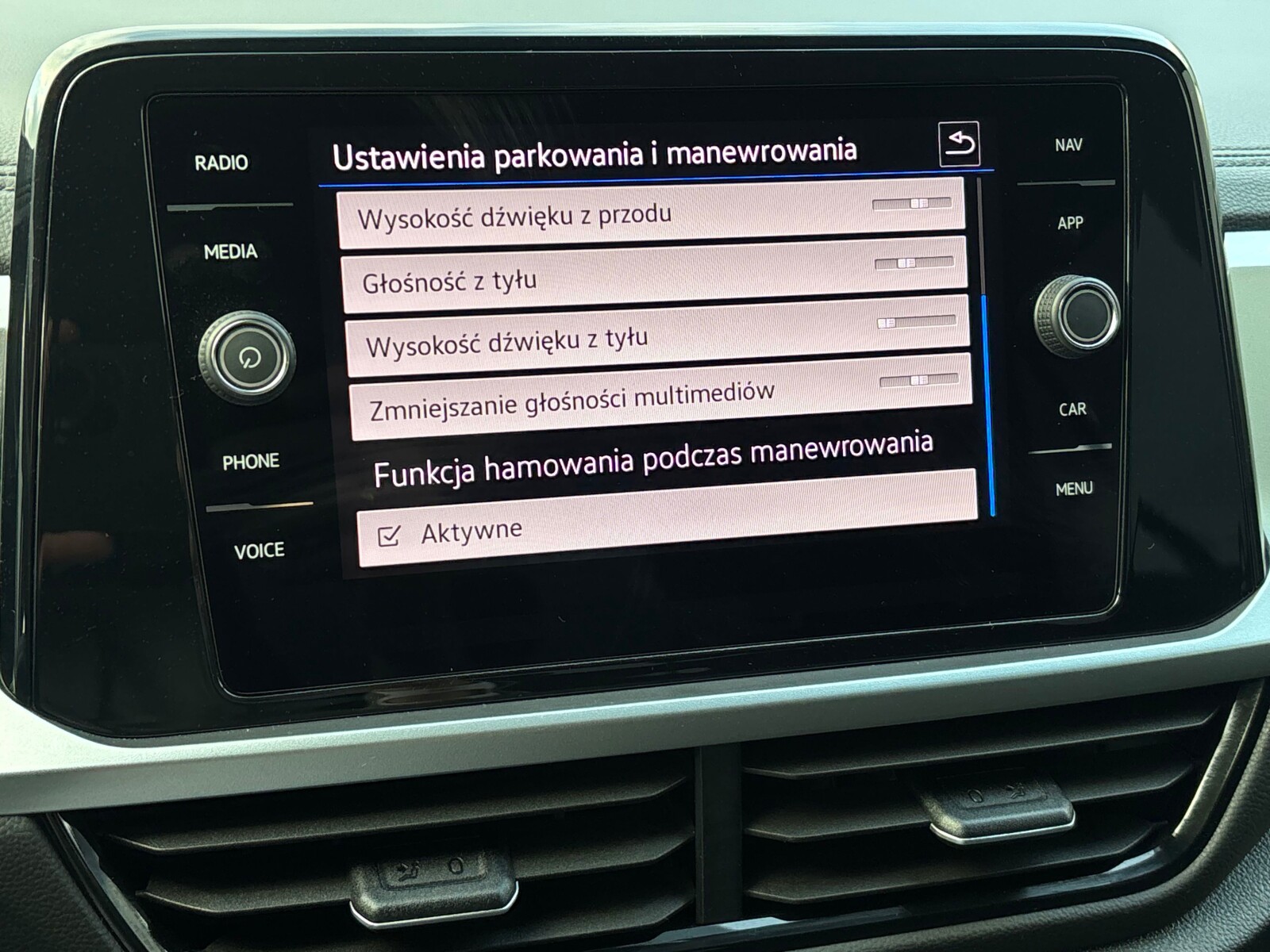 Volkswagen T-Roc - zdjęcie 25