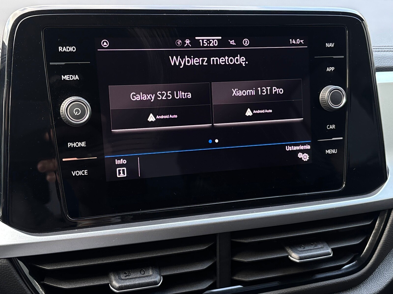 Volkswagen T-Roc - zdjęcie 24