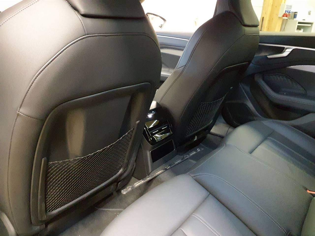 Audi A6 Limousine - zdjęcie 8