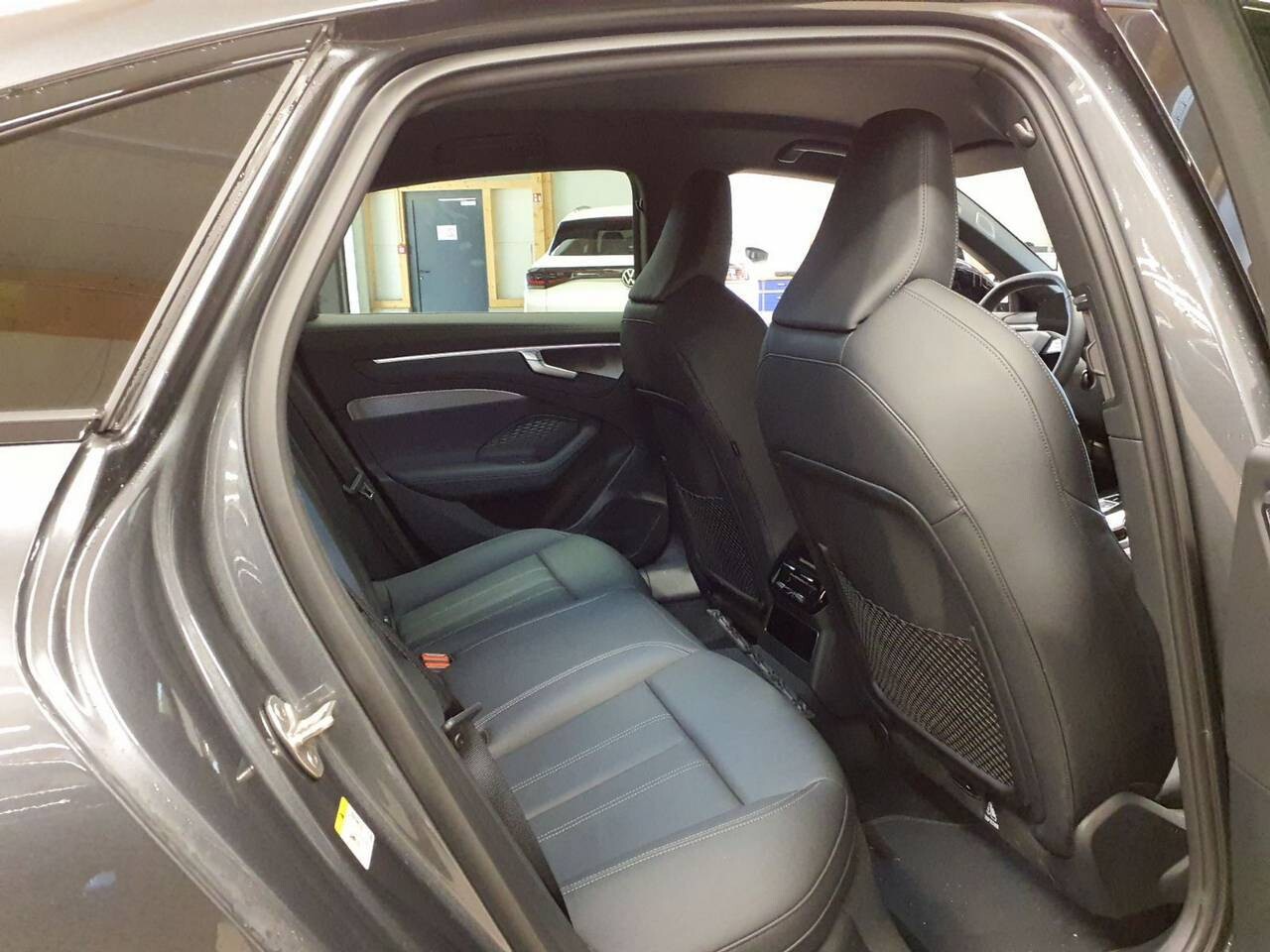 Audi A6 Limousine - zdjęcie 9