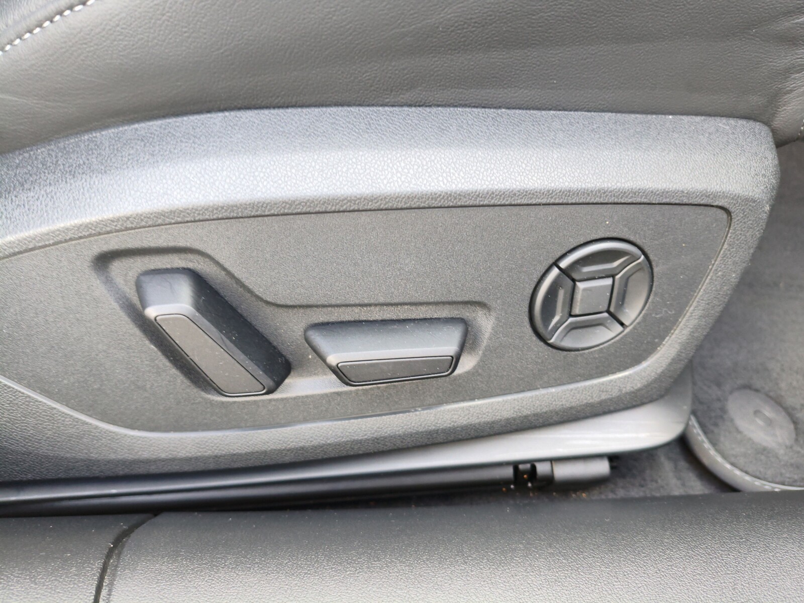 Audi A6 Limousine - zdjęcie 23
