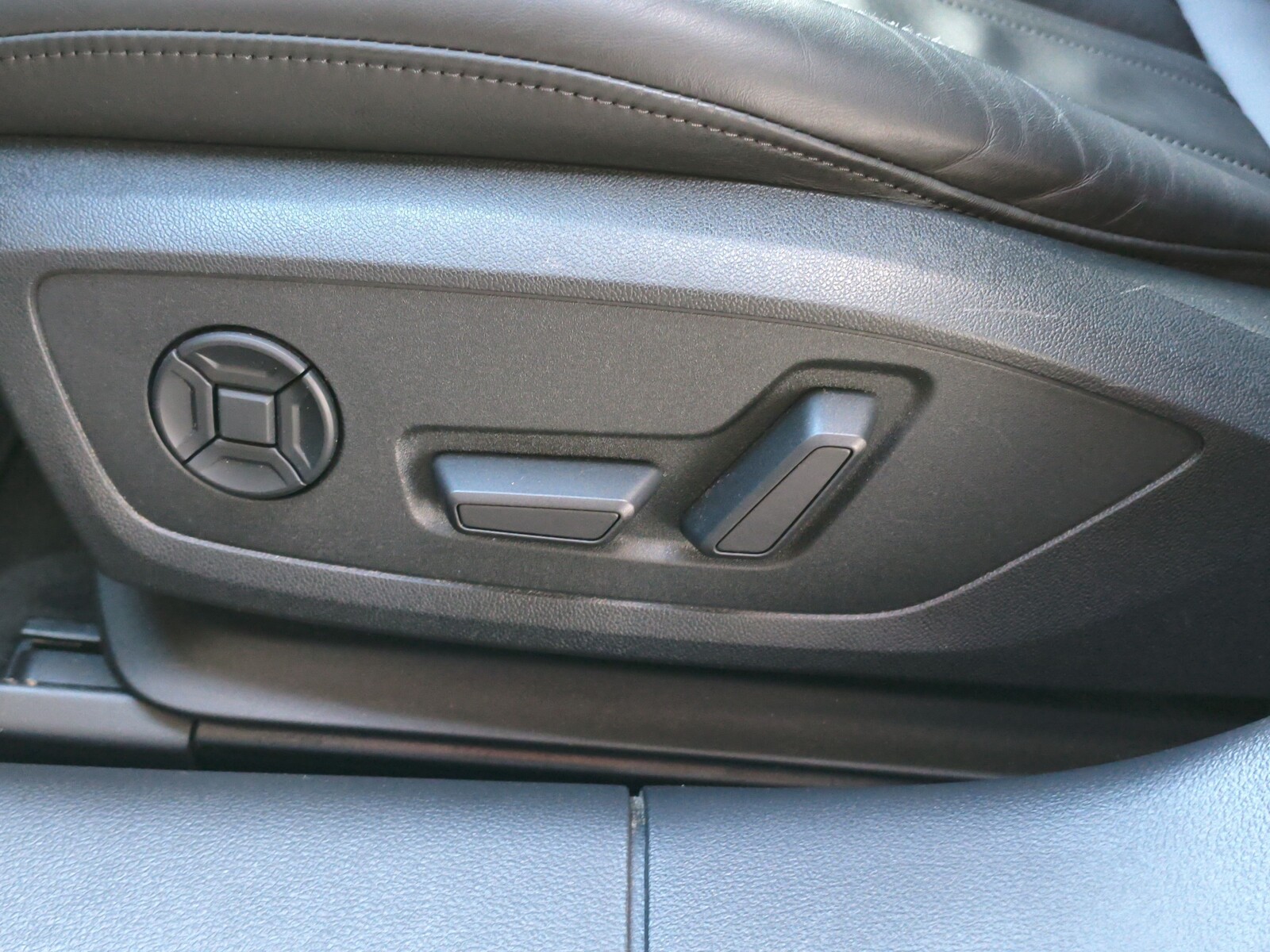 Audi A6 Avant - zdjęcie 28