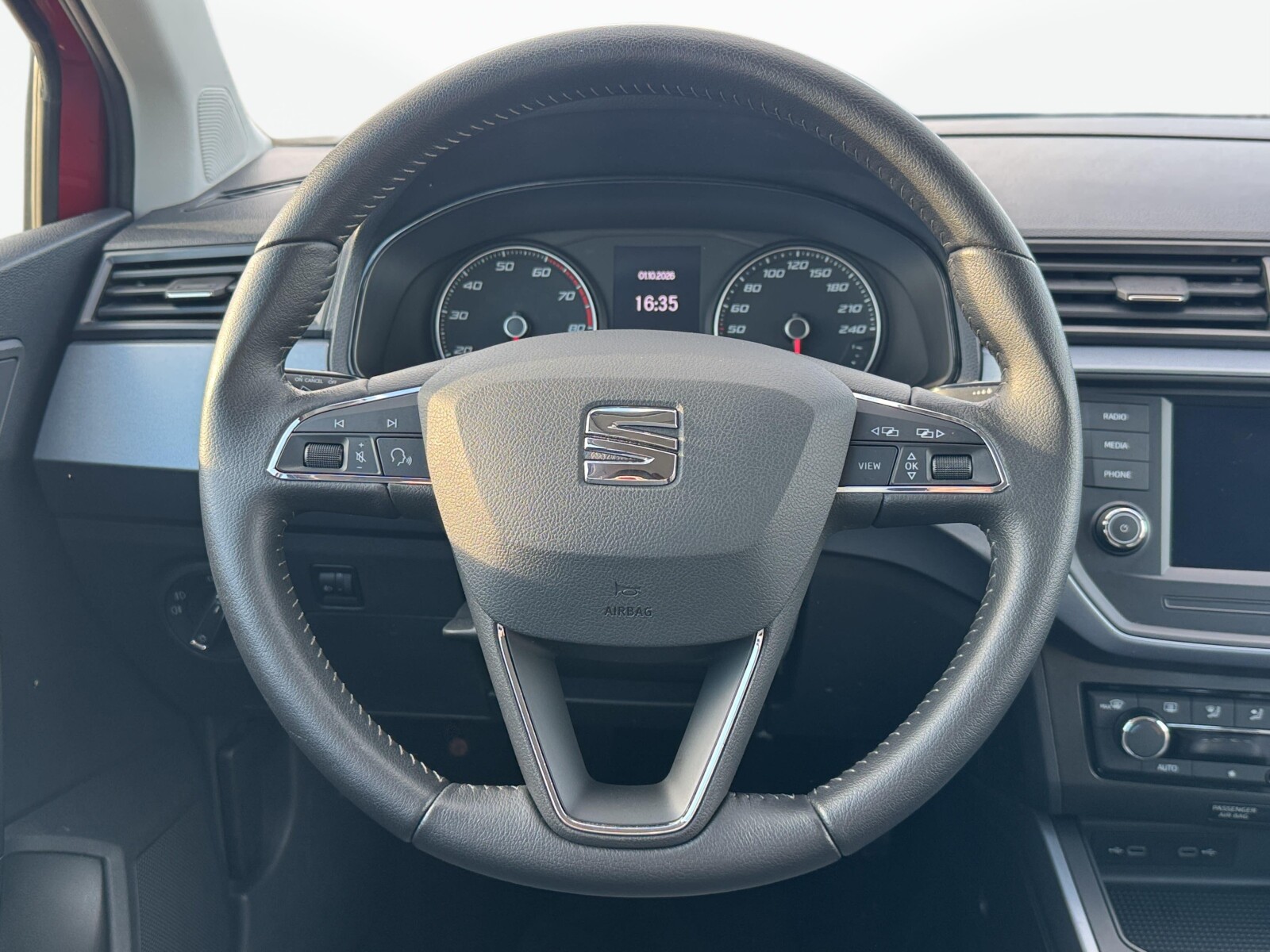 Seat Arona - zdjęcie 11