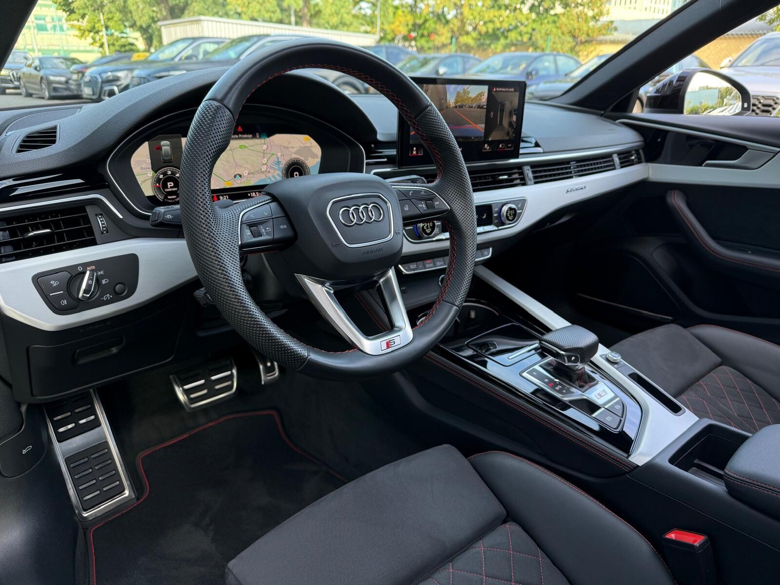 Audi S4 Avant - zdjęcie 18