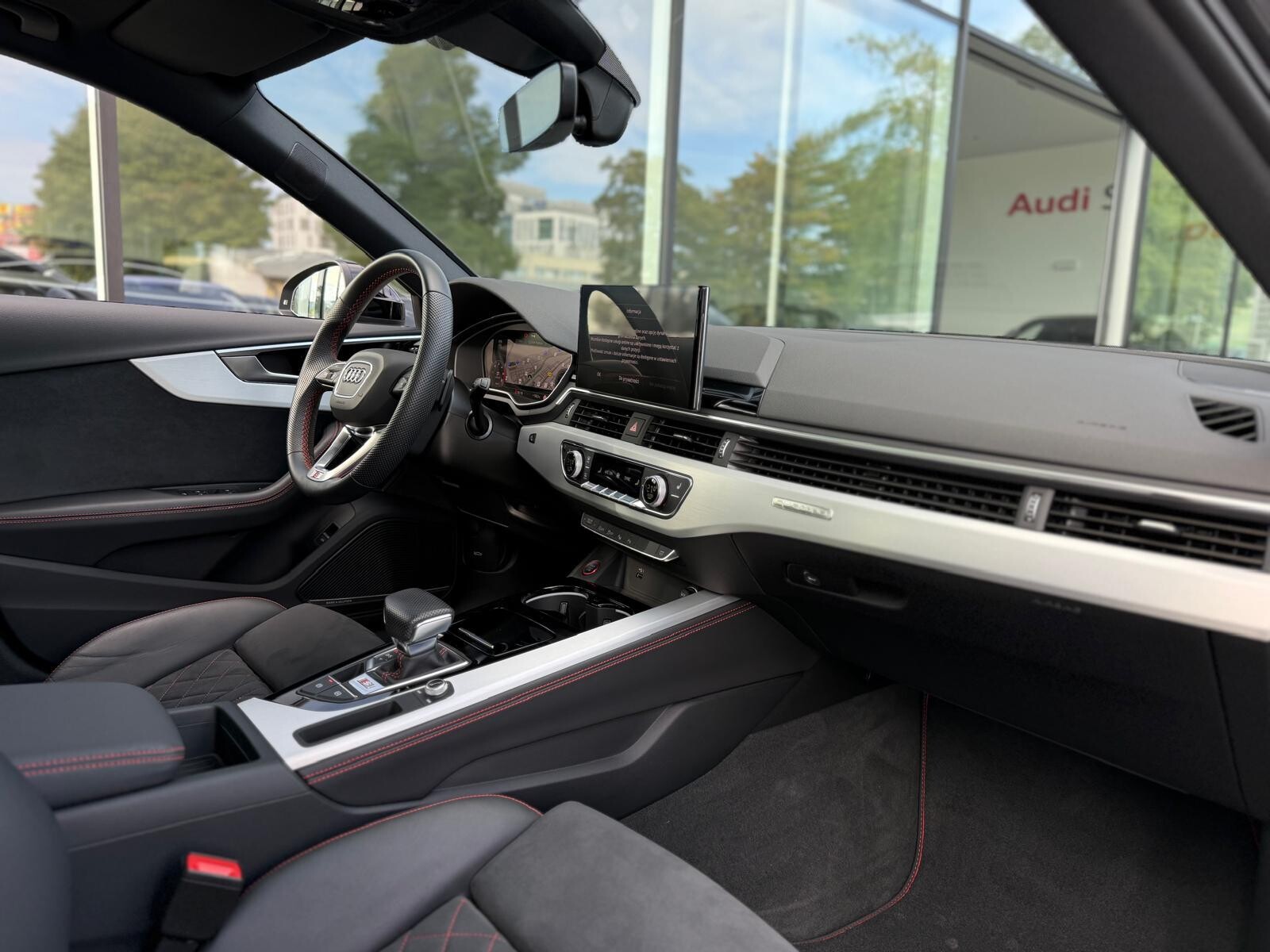 Audi S4 Avant - zdjęcie 28
