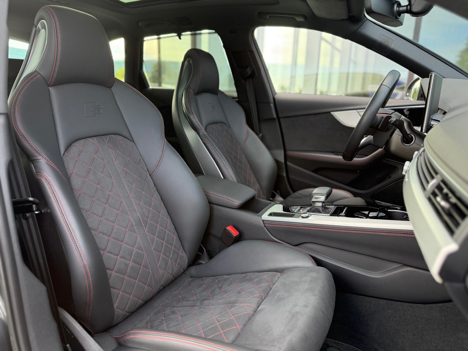 Audi S4 Avant - zdjęcie 27