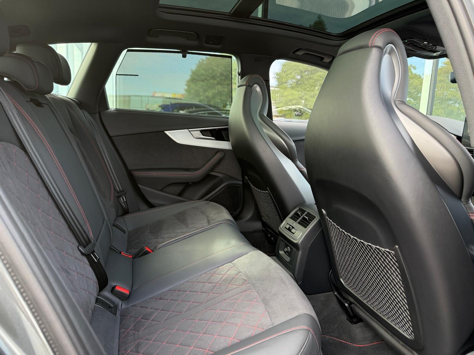 Audi S4 Avant - zdjęcie 26