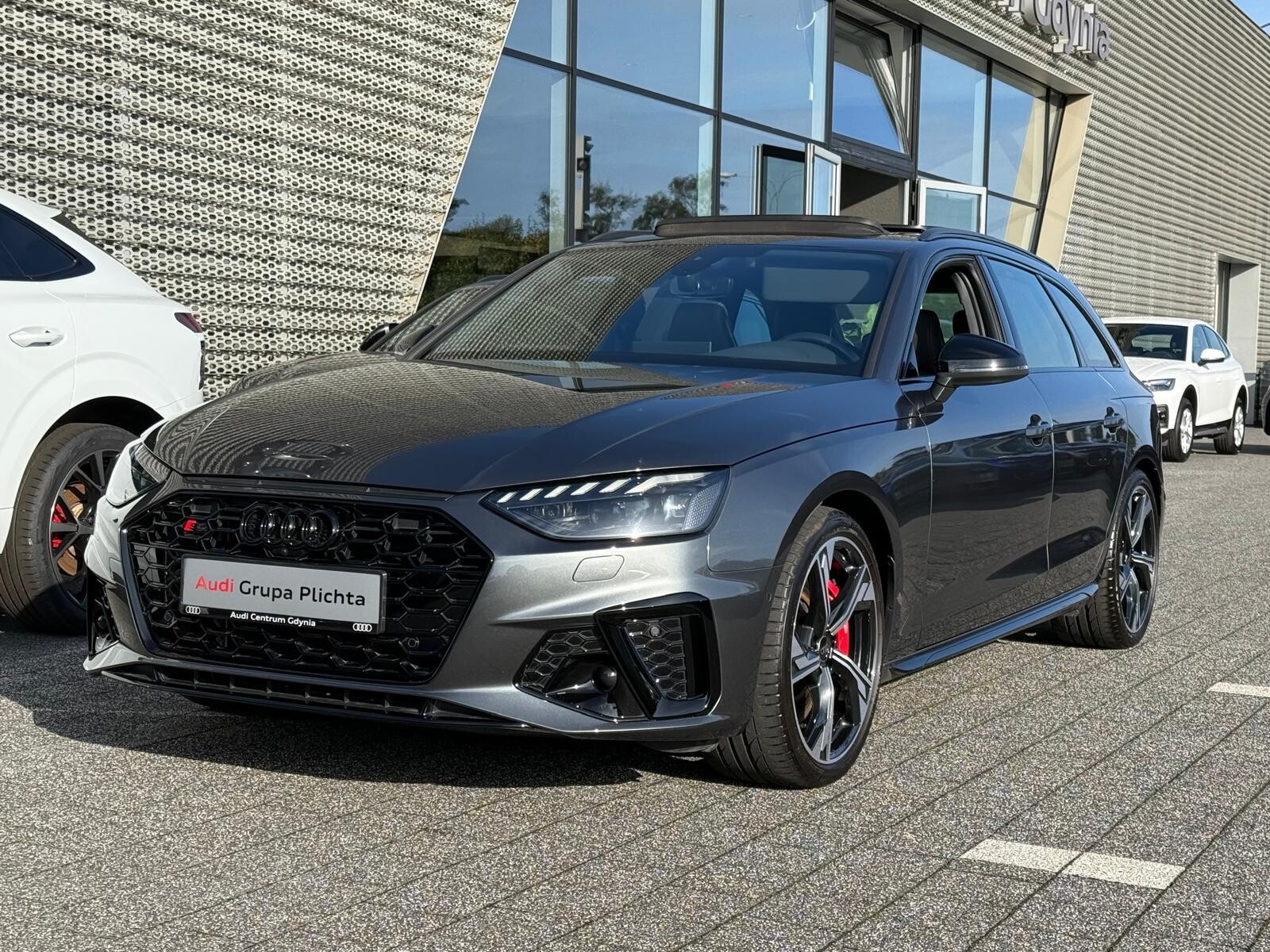 Audi S4 Avant - zdjęcie 12