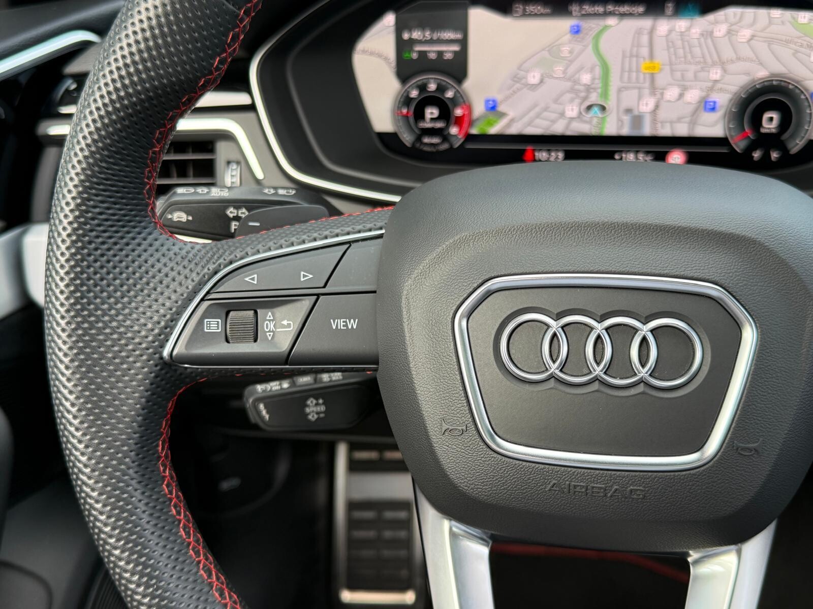 Audi S4 Avant - zdjęcie 32