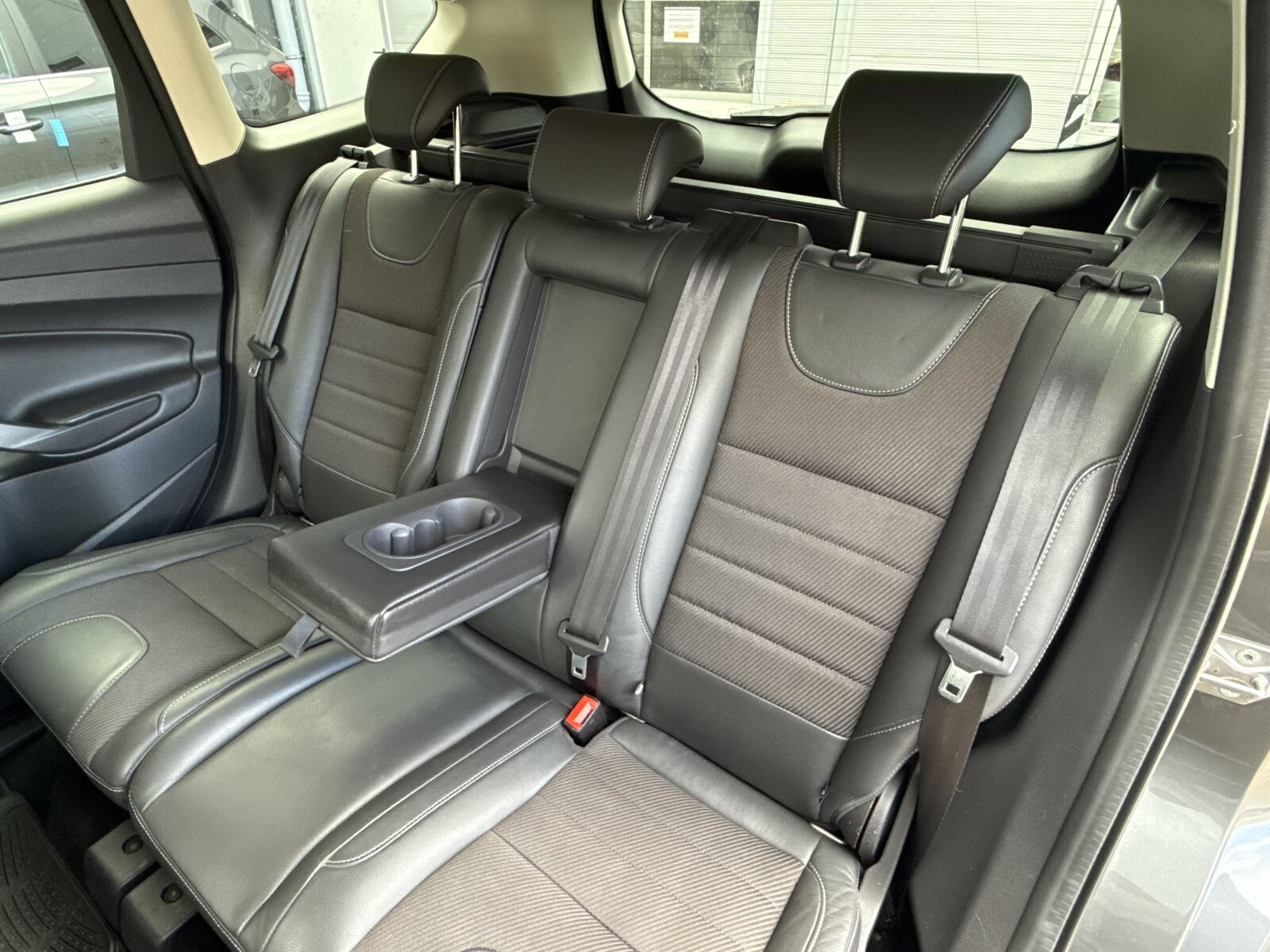 Ford Kuga - zdjęcie 16