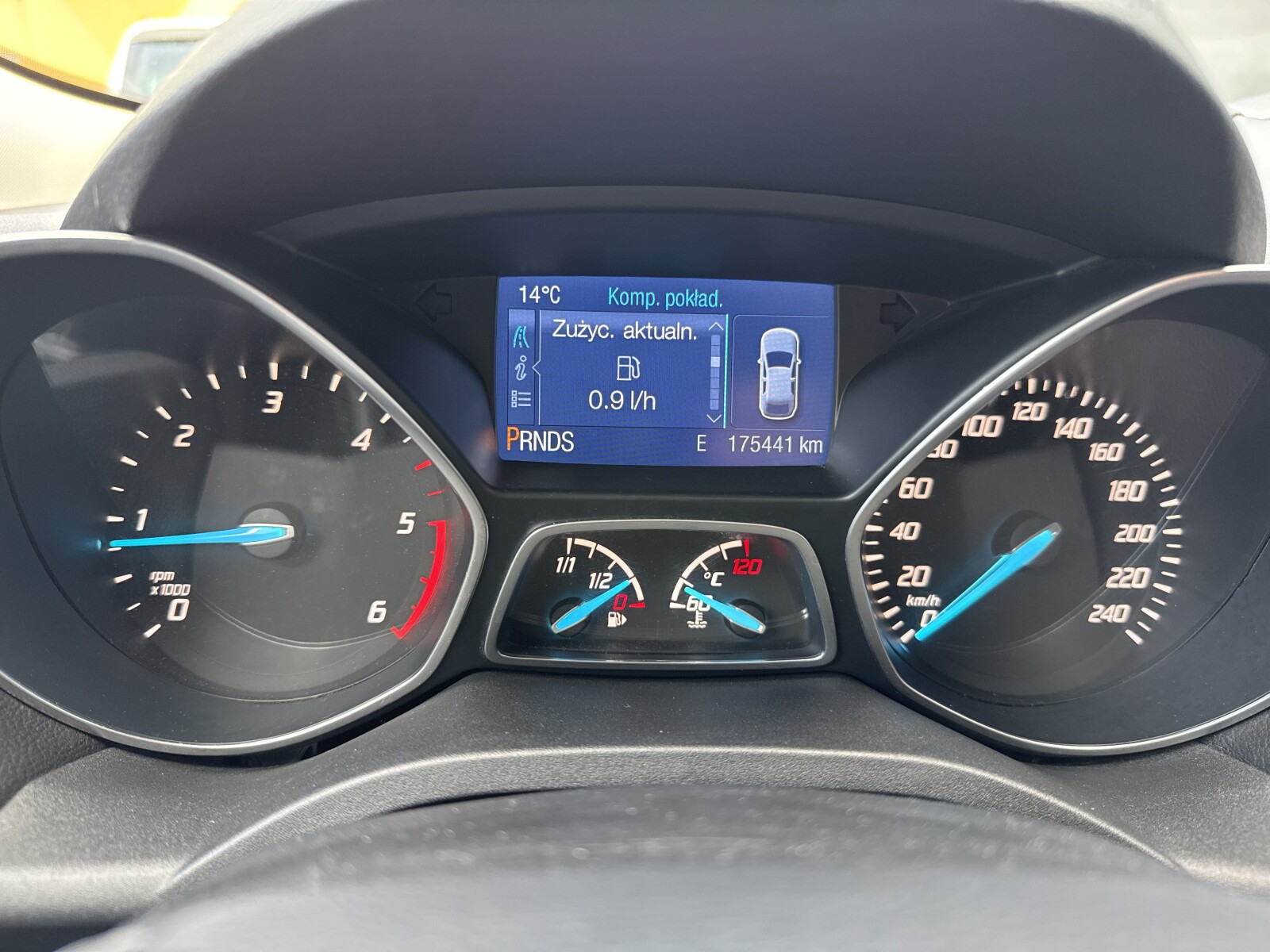 Ford Kuga - zdjęcie 14