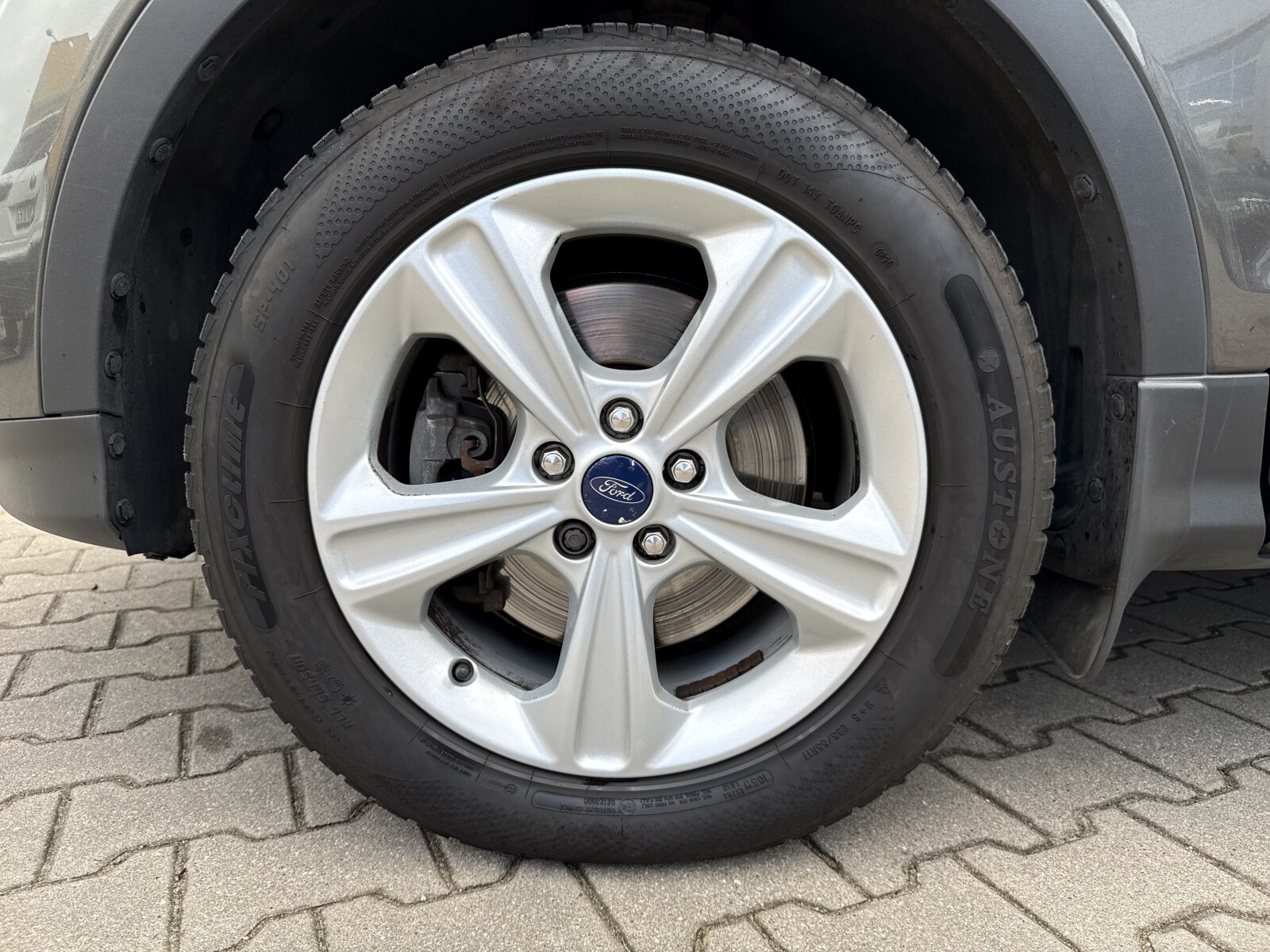 Ford Kuga - zdjęcie 18