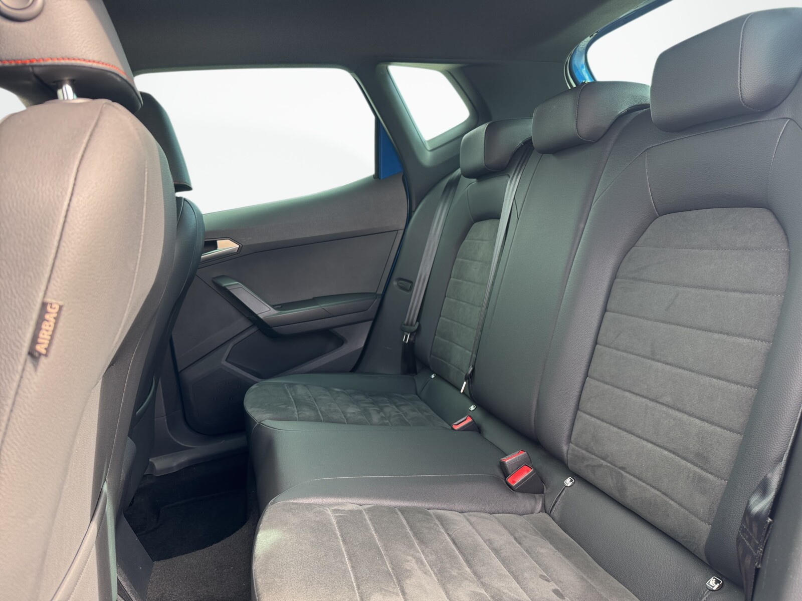 Seat Arona - zdjęcie 25