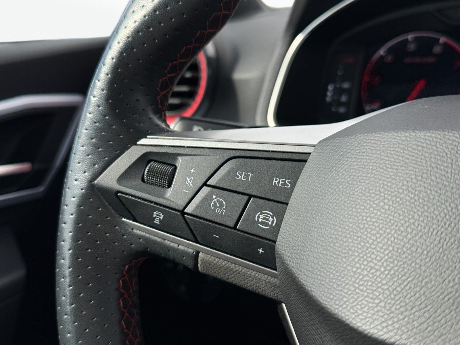 Seat Arona - zdjęcie 13