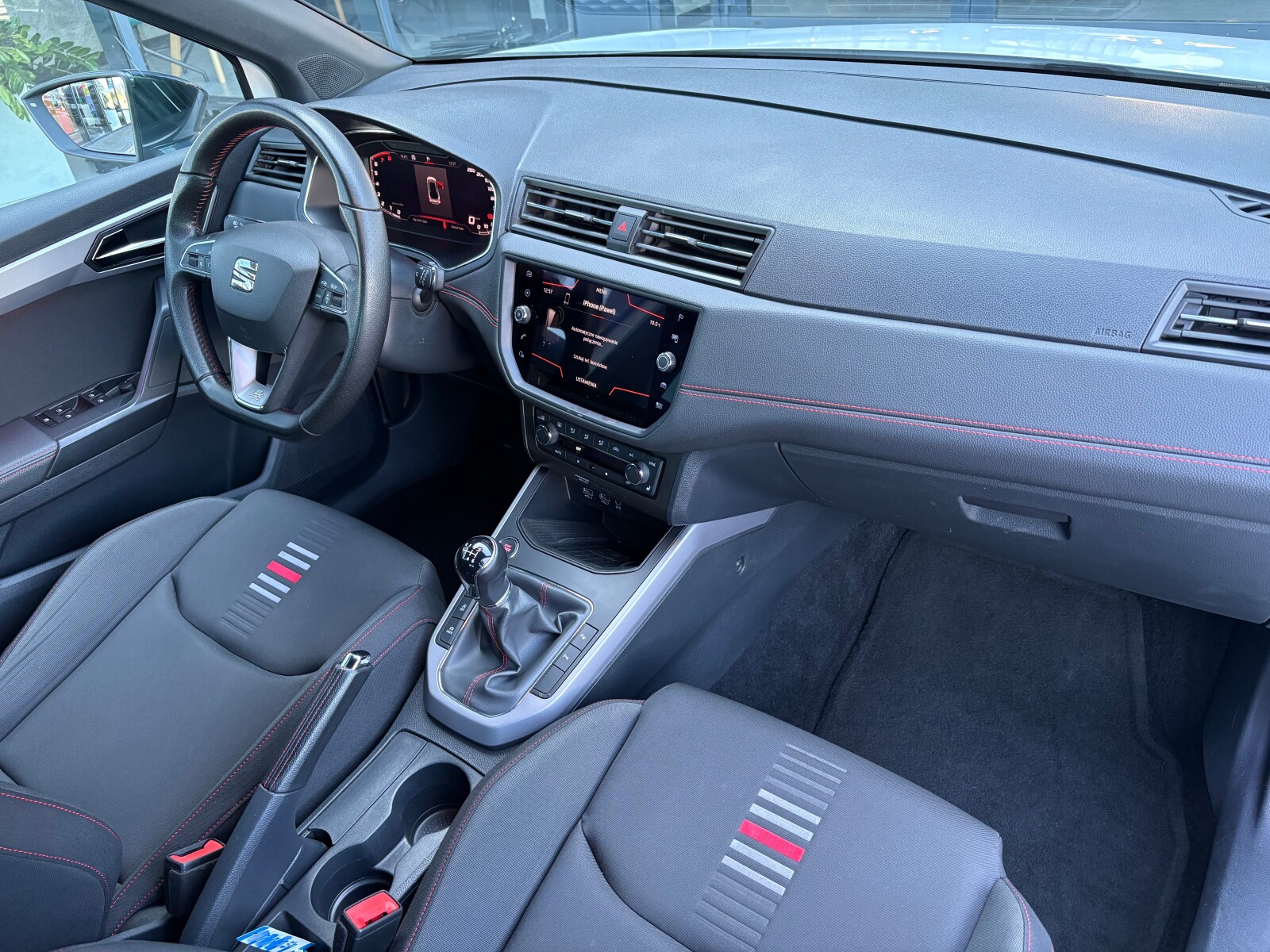 Seat Arona - zdjęcie 14