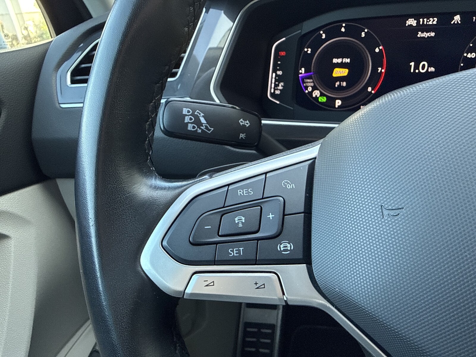 Volkswagen Tiguan - zdjęcie 17