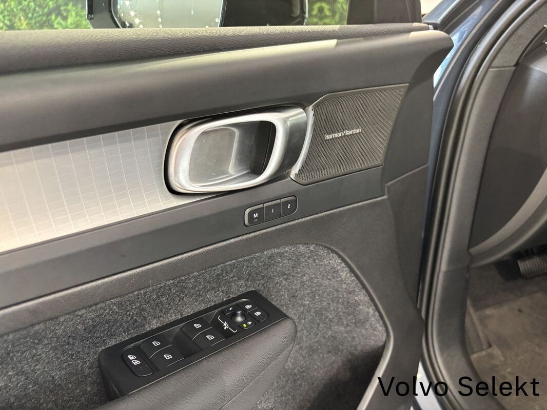 Volvo XC 40 - zdjęcie 14