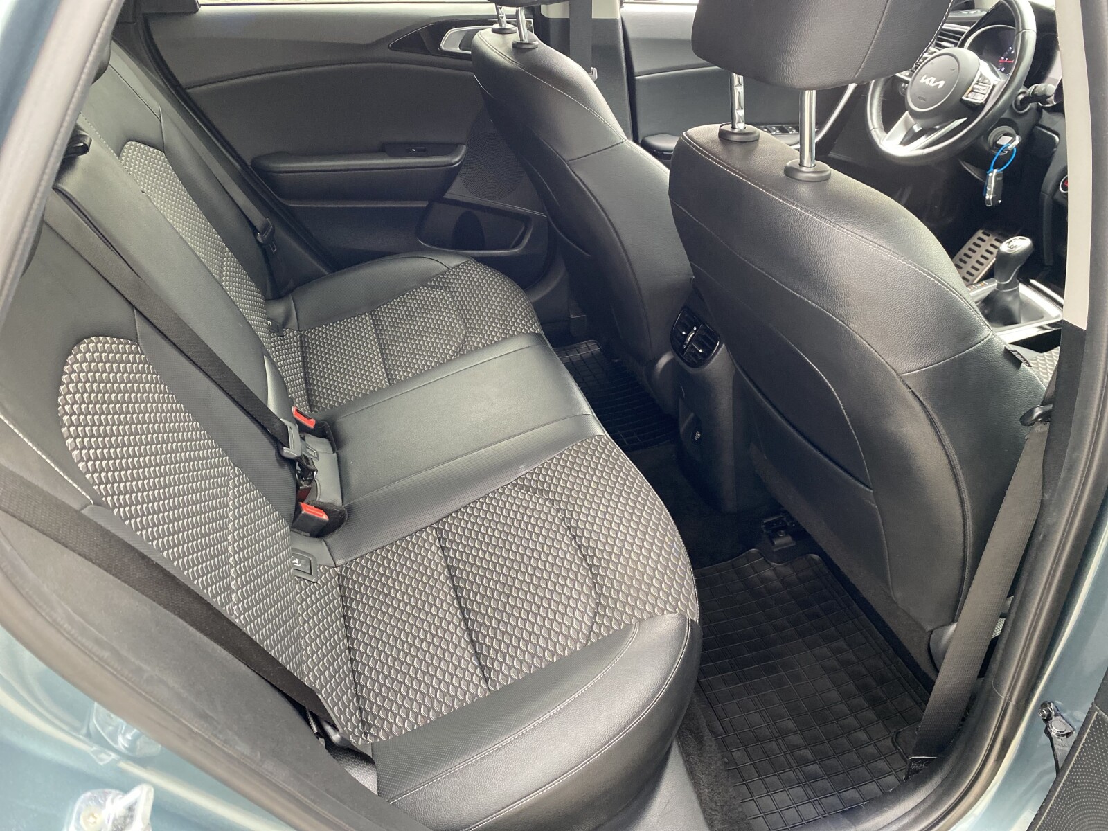 Kia Ceed - zdjęcie 13