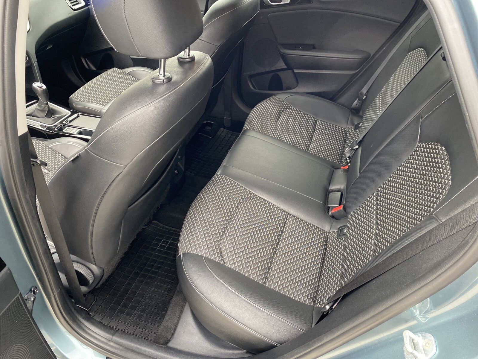 Kia Ceed - zdjęcie 10
