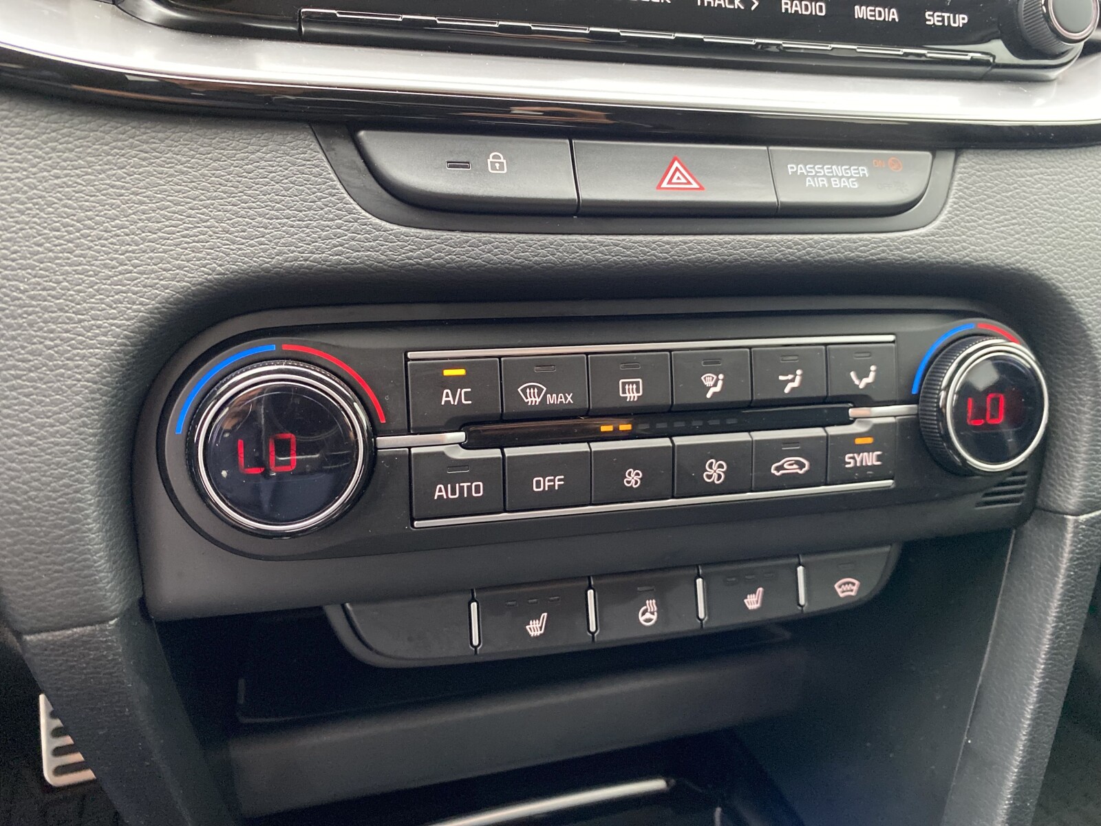 Kia Ceed - zdjęcie 25