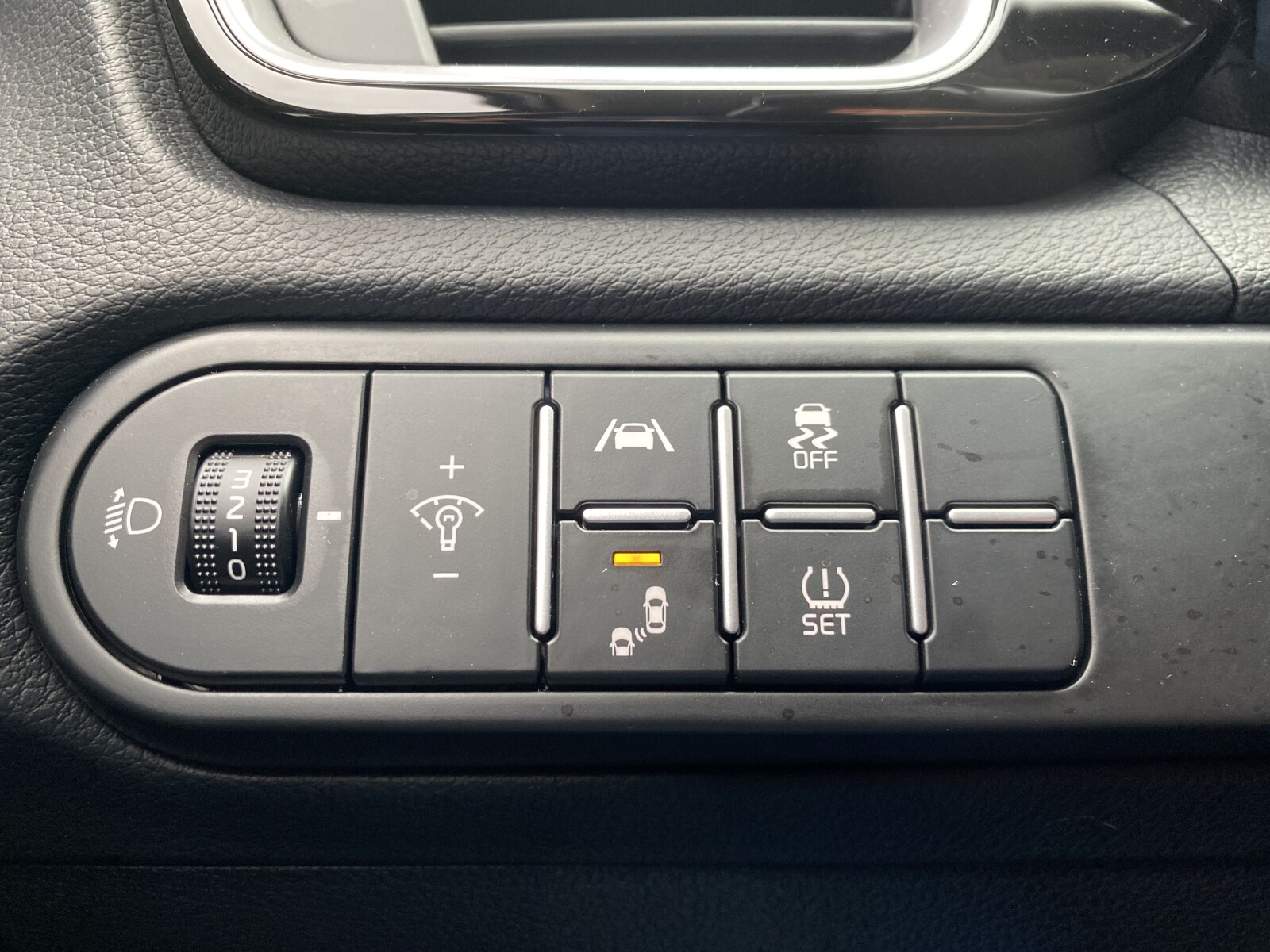 Kia Ceed - zdjęcie 18