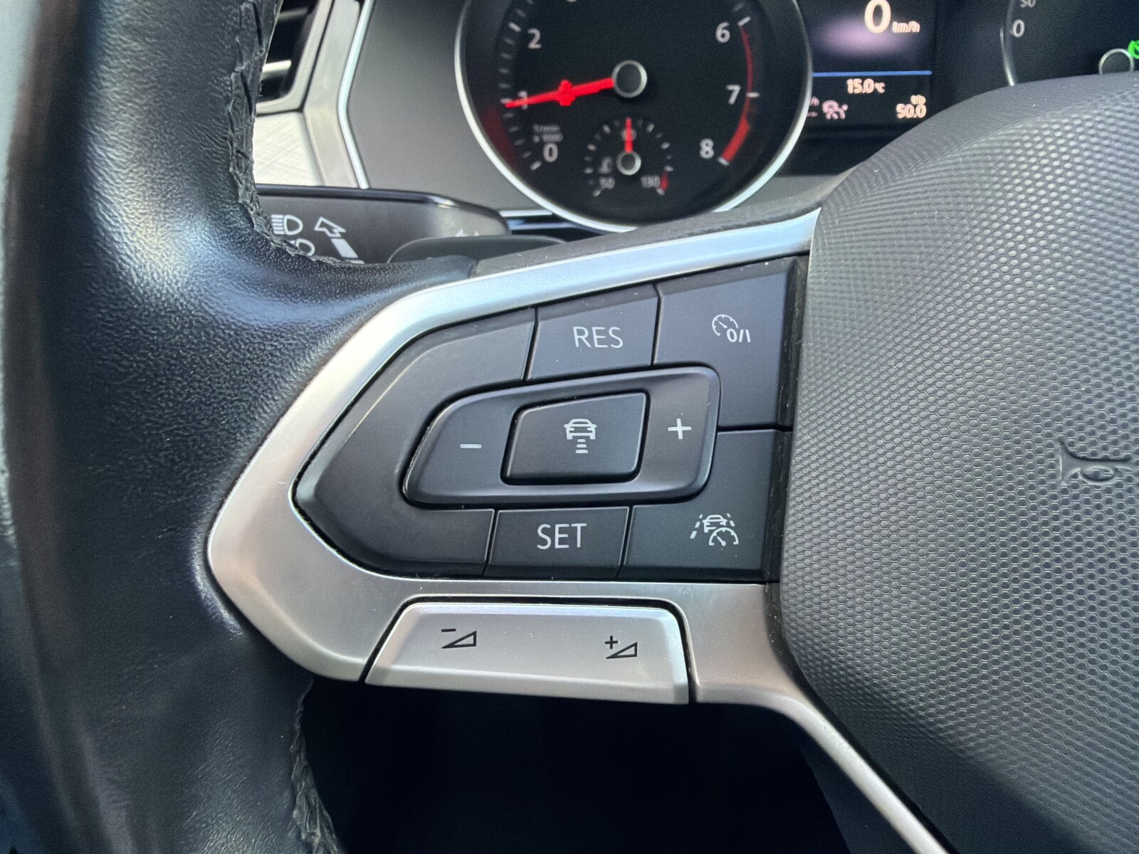 Volkswagen Passat Variant - zdjęcie 21