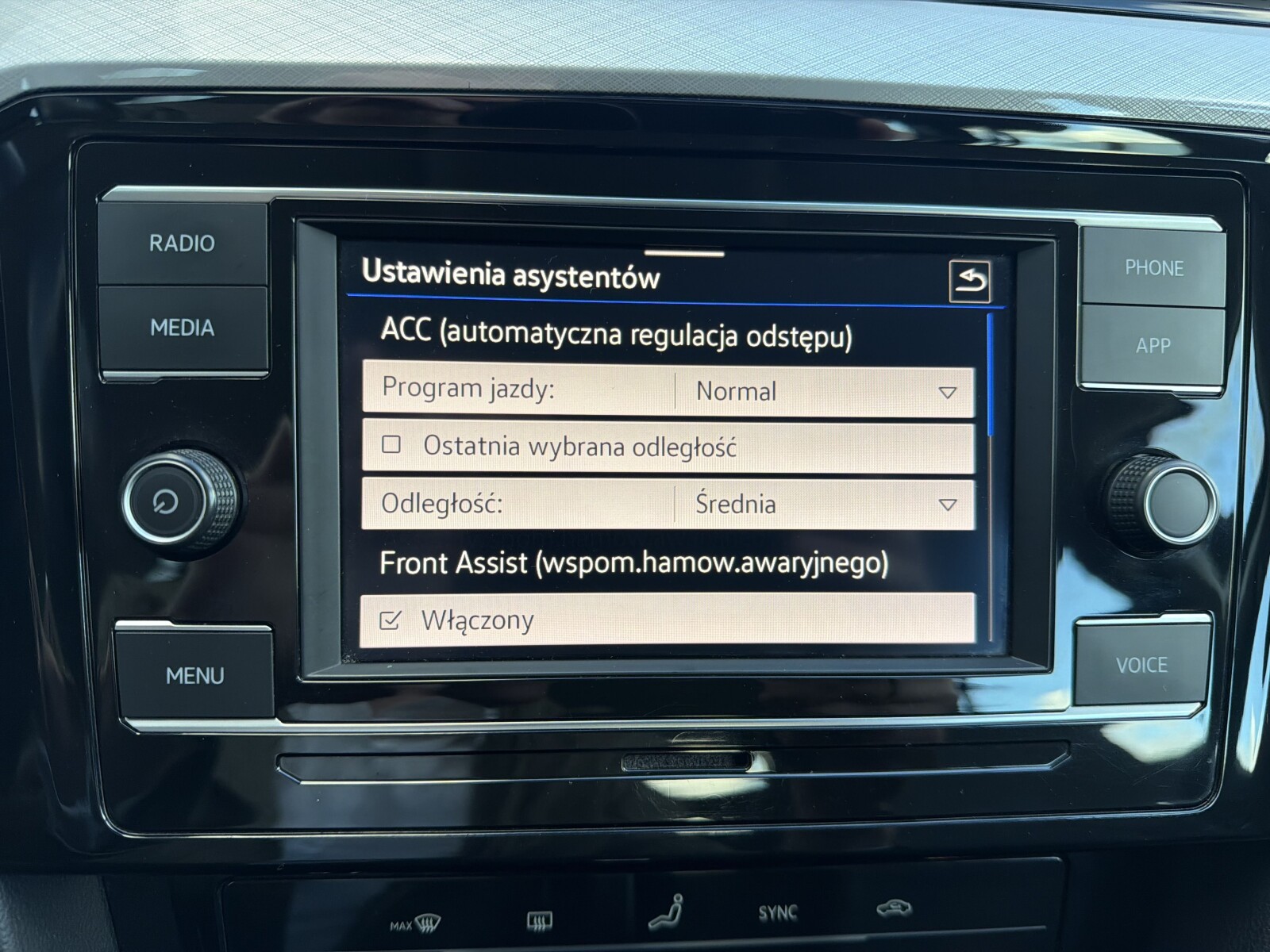 Volkswagen Passat Variant - zdjęcie 29