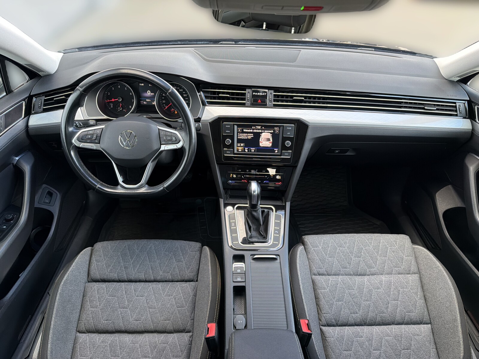 Volkswagen Passat Variant - zdjęcie 20