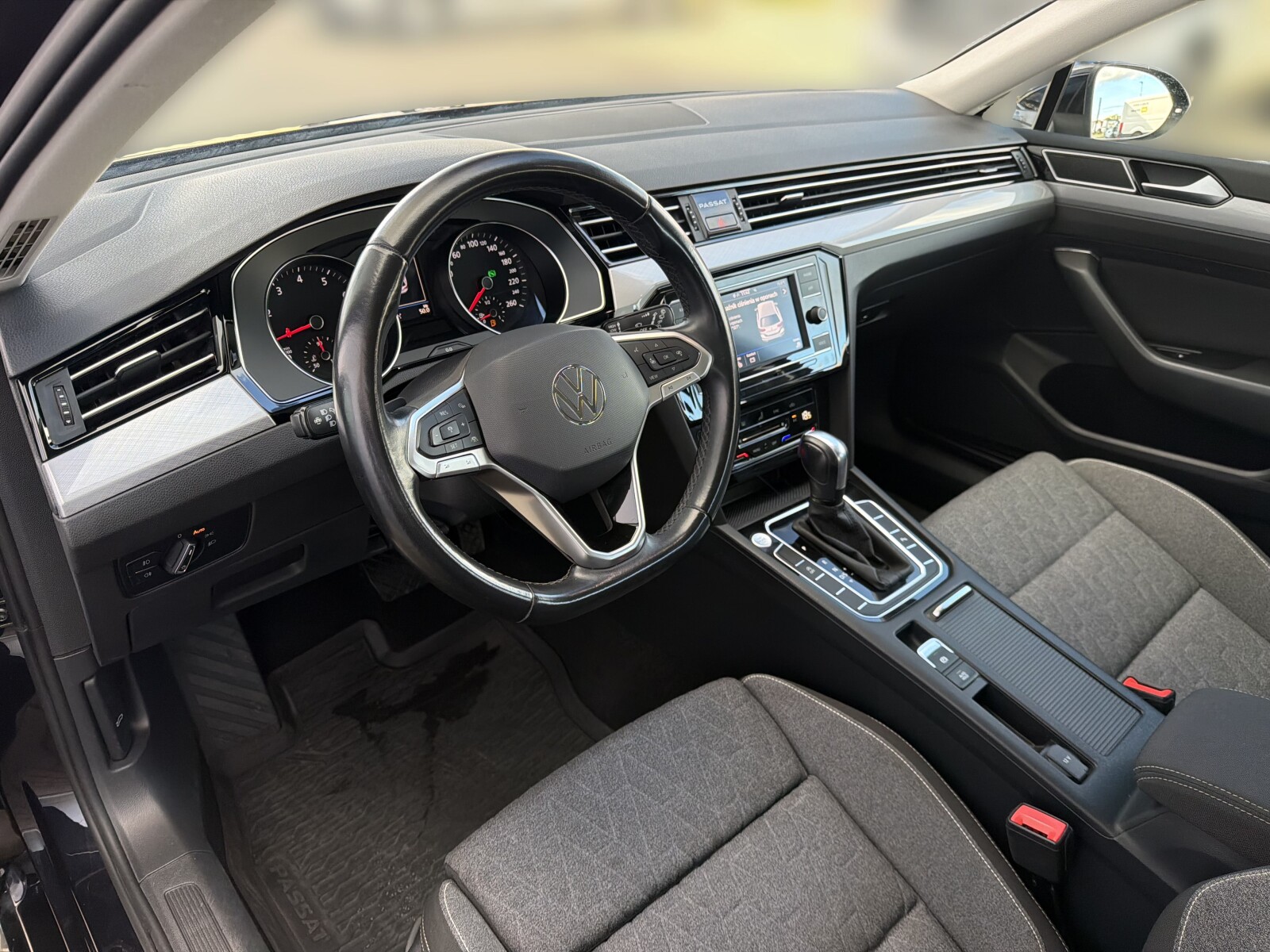 Volkswagen Passat Variant - zdjęcie 9