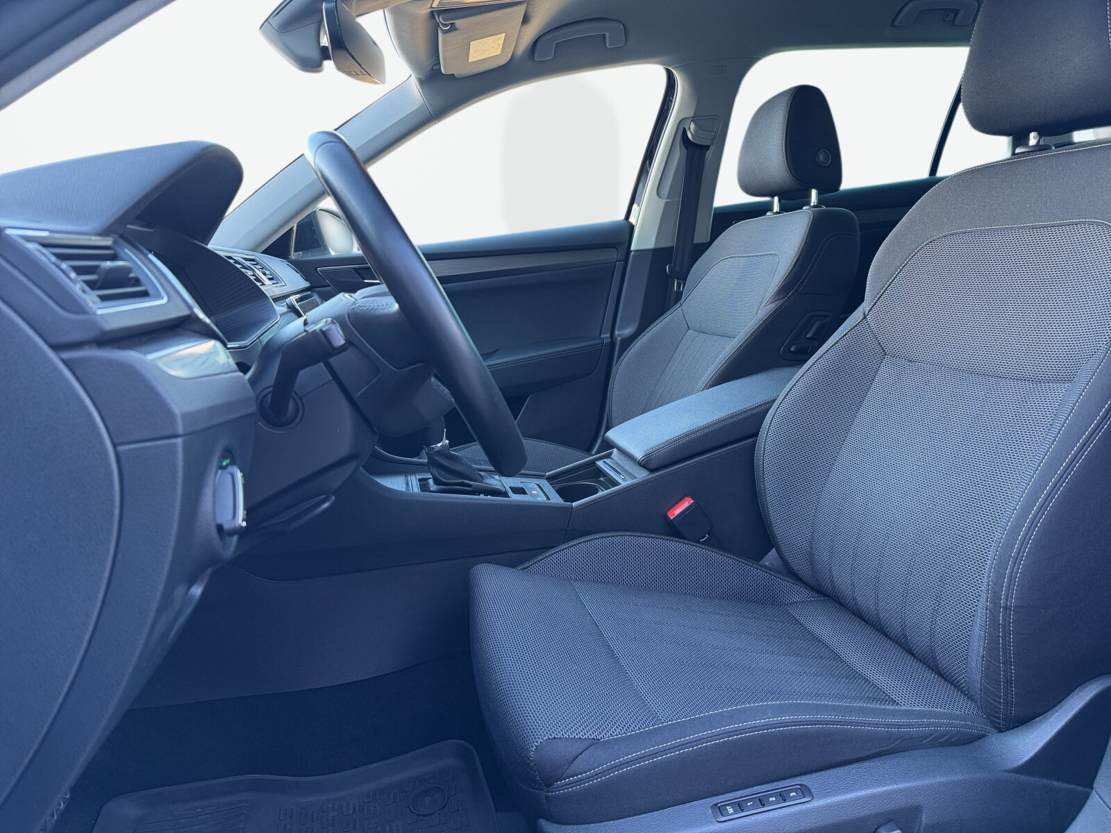 Škoda Superb Combi - zdjęcie 9