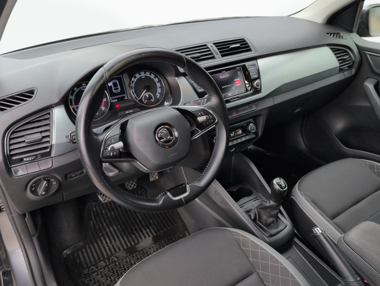 Škoda Fabia - zdjęcie 17