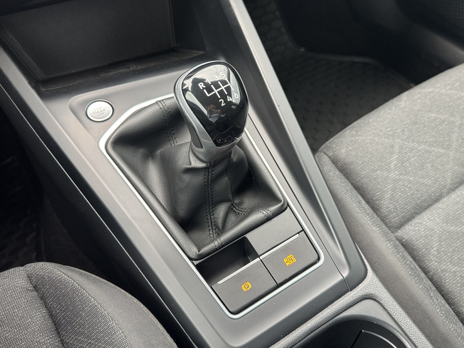 Volkswagen Golf - zdjęcie 22