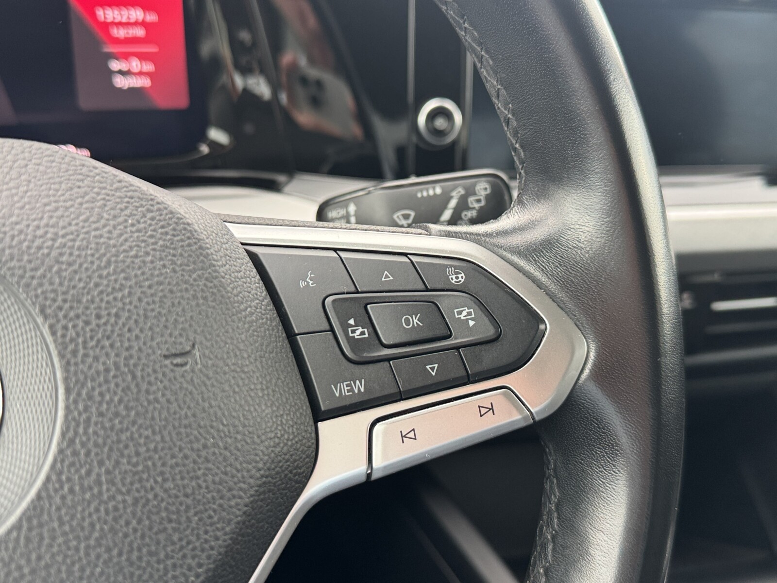 Volkswagen Golf - zdjęcie 13