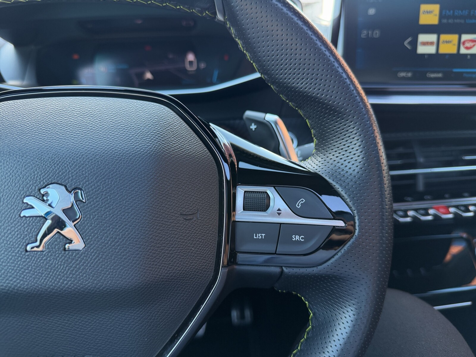 Peugeot 2008 - zdjęcie 16