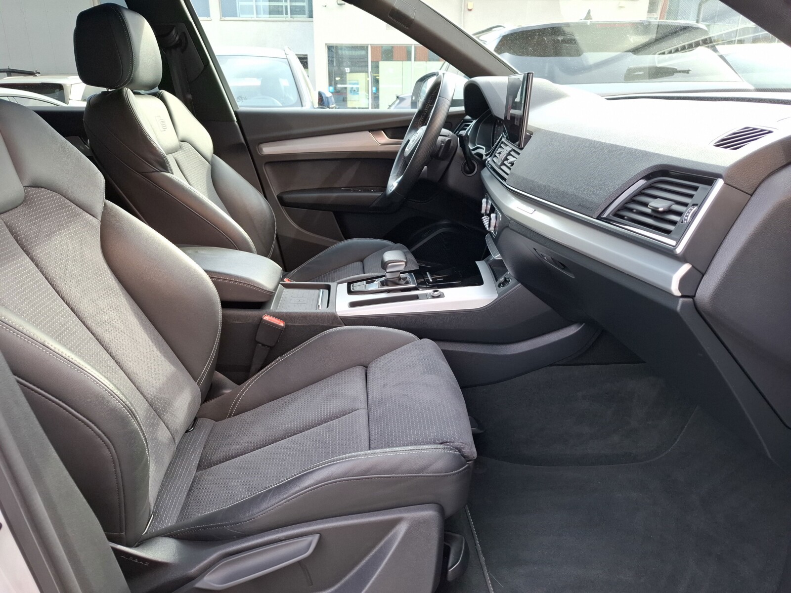 Audi Q5 Sportback - zdjęcie 18