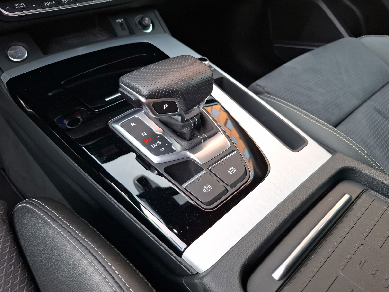 Audi Q5 Sportback - zdjęcie 14