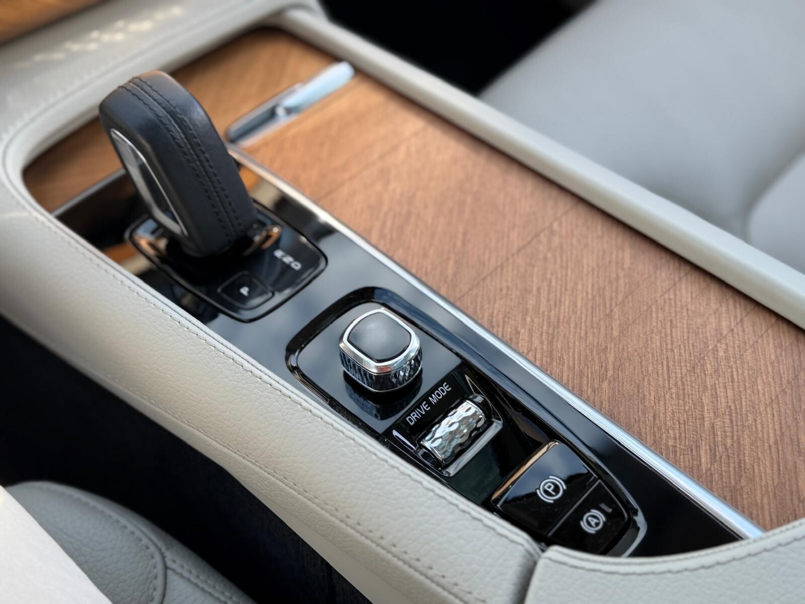 Volvo XC 90 - zdjęcie 33
