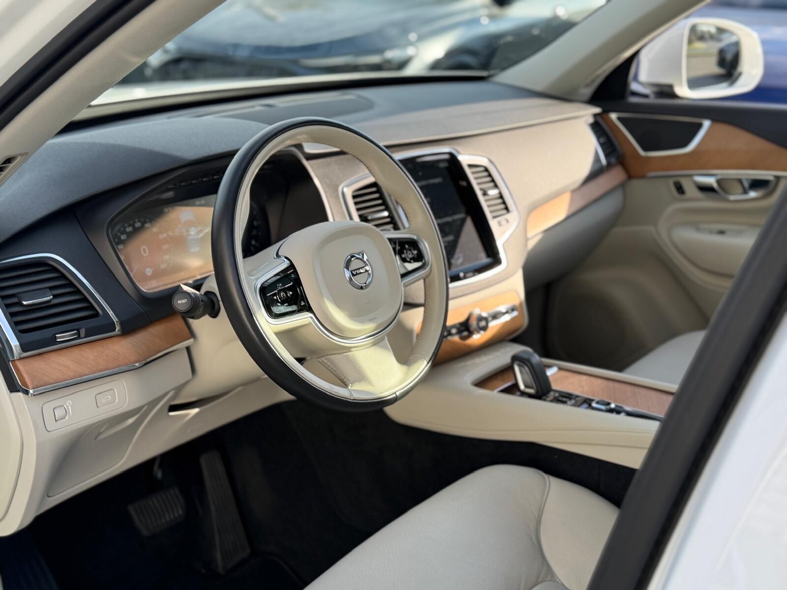 Volvo XC 90 - zdjęcie 16