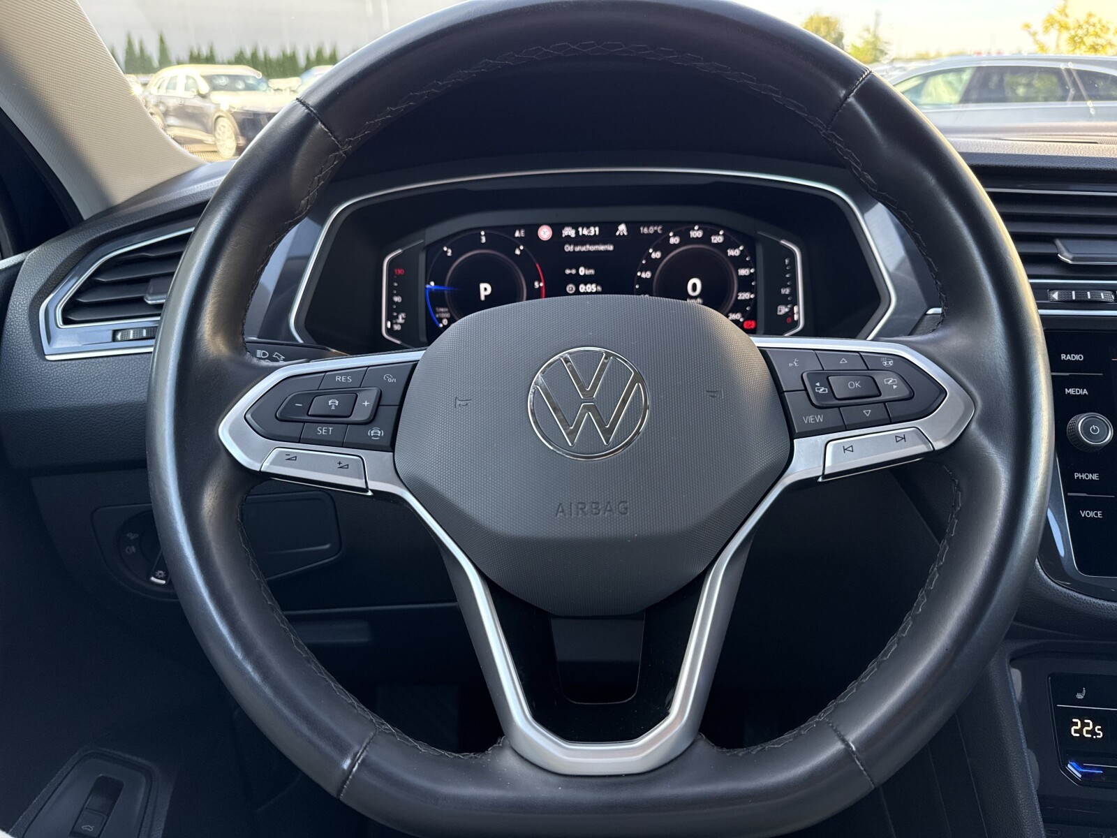 Volkswagen Tiguan Allspace - zdjęcie 16